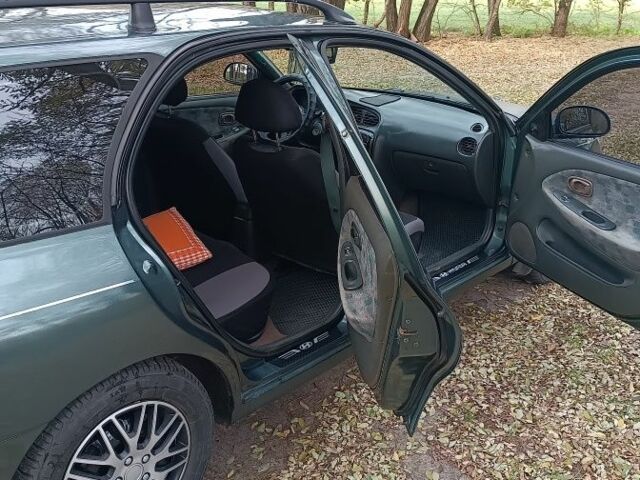 Зеленый Хендай Лантра, объемом двигателя 1.6 л и пробегом 240 тыс. км за 2500 $, фото 7 на Automoto.ua