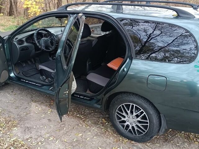 Зеленый Хендай Лантра, объемом двигателя 1.6 л и пробегом 240 тыс. км за 2500 $, фото 6 на Automoto.ua