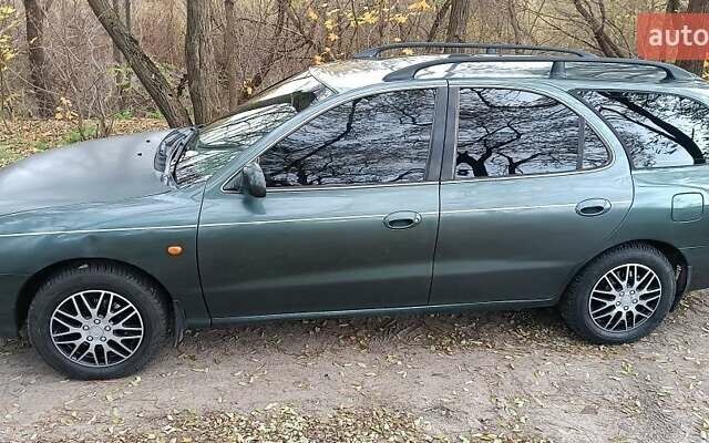 Зелений Хендай Лантра, об'ємом двигуна 1.6 л та пробігом 240 тис. км за 2500 $, фото 1 на Automoto.ua