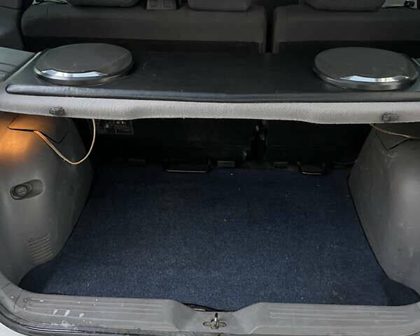 Белый Хендай Матрикс, объемом двигателя 1.8 л и пробегом 140 тыс. км за 4500 $, фото 11 на Automoto.ua