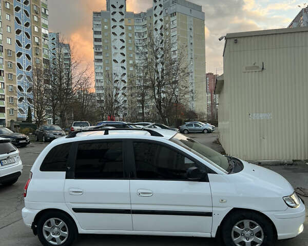 Белый Хендай Матрикс, объемом двигателя 1.8 л и пробегом 140 тыс. км за 4500 $, фото 4 на Automoto.ua