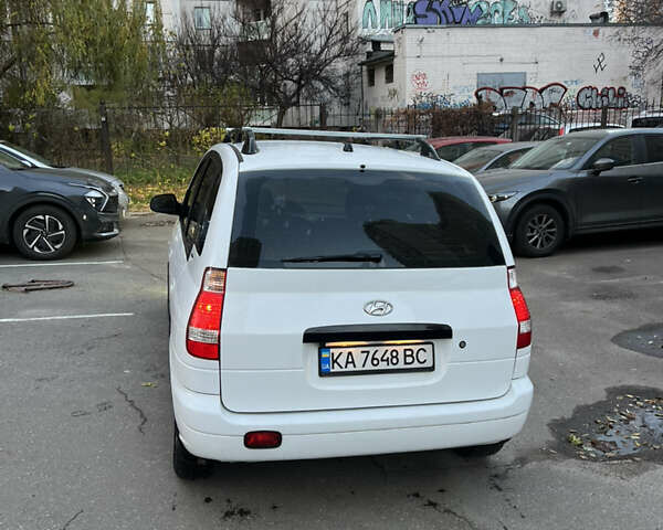 Белый Хендай Матрикс, объемом двигателя 1.8 л и пробегом 140 тыс. км за 4500 $, фото 3 на Automoto.ua