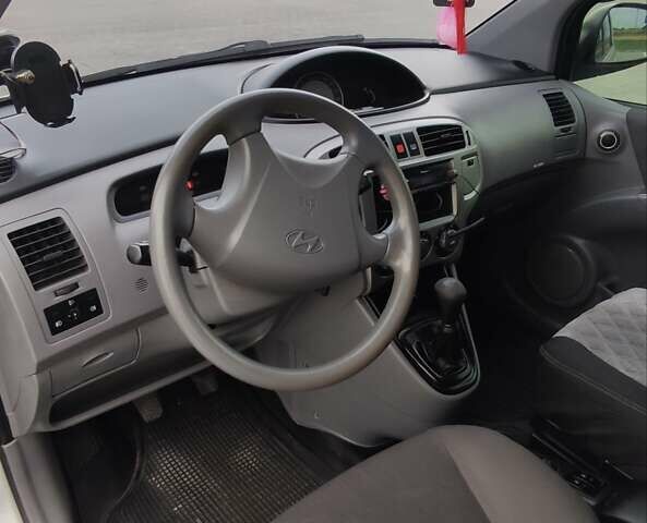 Білий Хендай Матрікс, об'ємом двигуна 1.6 л та пробігом 206 тис. км за 4200 $, фото 5 на Automoto.ua