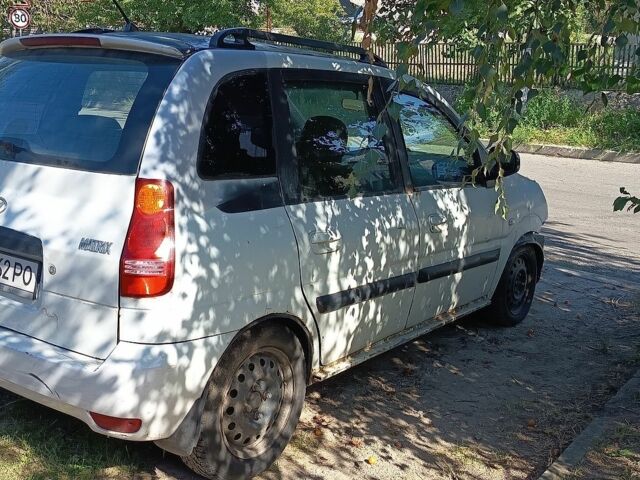 Білий Хендай Матрікс, об'ємом двигуна 1.6 л та пробігом 90 тис. км за 1200 $, фото 3 на Automoto.ua