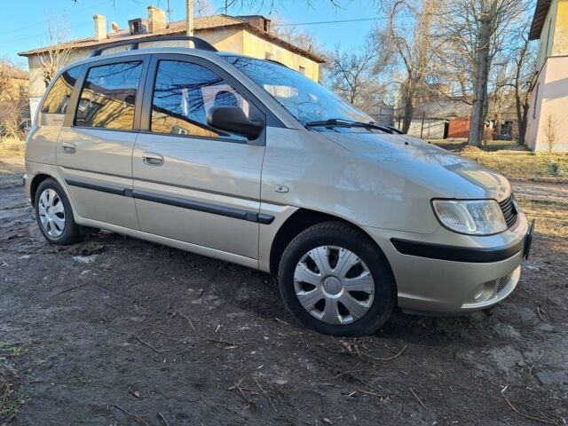 Бежевый Хендай Матрикс, объемом двигателя 1.8 л и пробегом 220 тыс. км за 4500 $, фото 4 на Automoto.ua