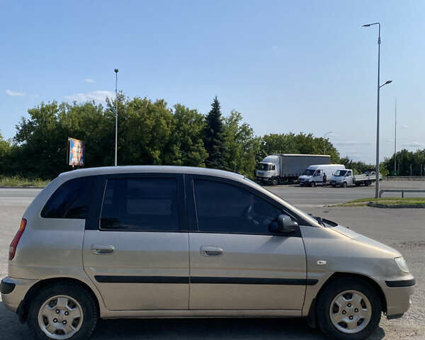 Бежевий Хендай Матрікс, об'ємом двигуна 1.6 л та пробігом 369 тис. км за 3400 $, фото 3 на Automoto.ua