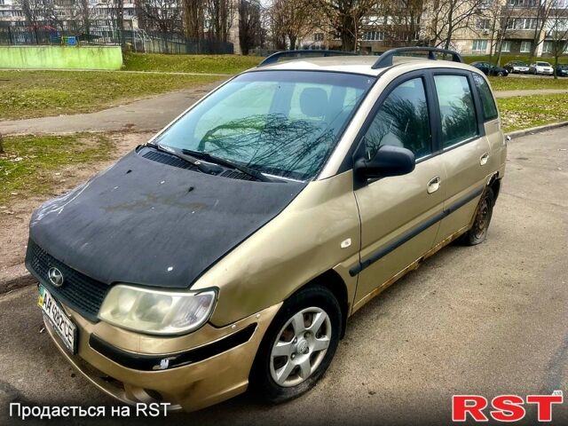 Бежевый Хендай Матрикс, объемом двигателя 1.8 л и пробегом 300 тыс. км за 1000 $, фото 1 на Automoto.ua