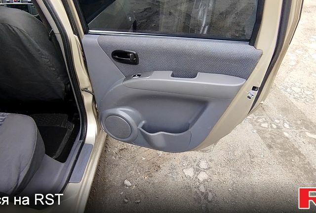 Бежевий Хендай Матрікс, об'ємом двигуна 1.8 л та пробігом 200 тис. км за 3000 $, фото 7 на Automoto.ua