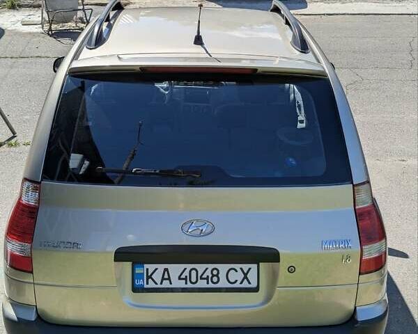 Бежевый Хендай Матрикс, объемом двигателя 1.8 л и пробегом 256 тыс. км за 3700 $, фото 1 на Automoto.ua