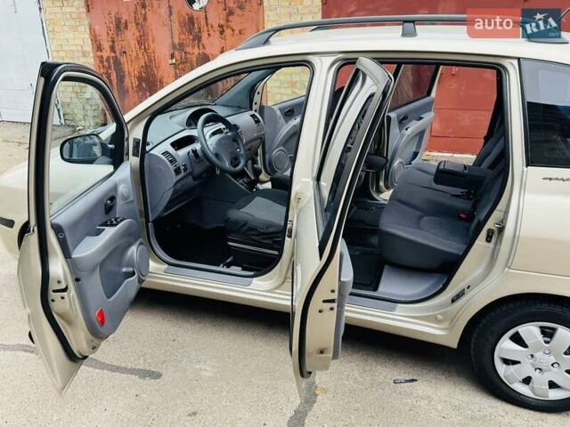 Бежевий Хендай Матрікс, об'ємом двигуна 1.6 л та пробігом 282 тис. км за 3900 $, фото 13 на Automoto.ua