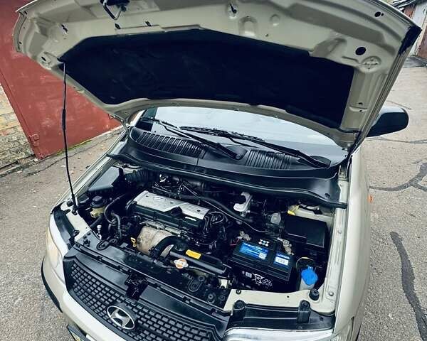 Бежевий Хендай Матрікс, об'ємом двигуна 1.6 л та пробігом 282 тис. км за 3900 $, фото 10 на Automoto.ua