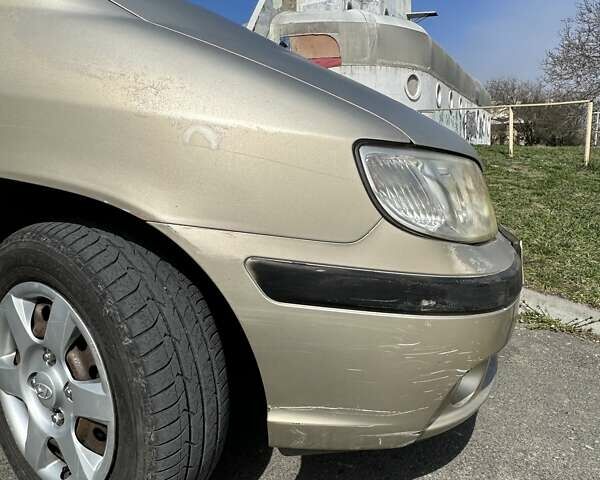Бежевый Хендай Матрикс, объемом двигателя 1.6 л и пробегом 239 тыс. км за 3900 $, фото 2 на Automoto.ua