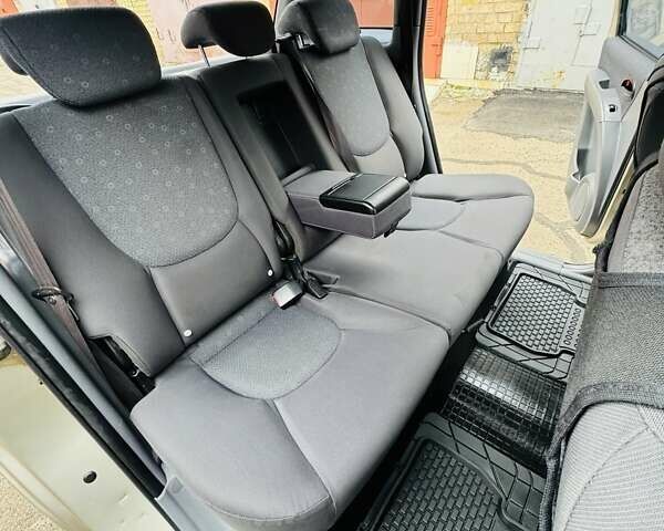 Бежевий Хендай Матрікс, об'ємом двигуна 1.6 л та пробігом 282 тис. км за 3900 $, фото 19 на Automoto.ua