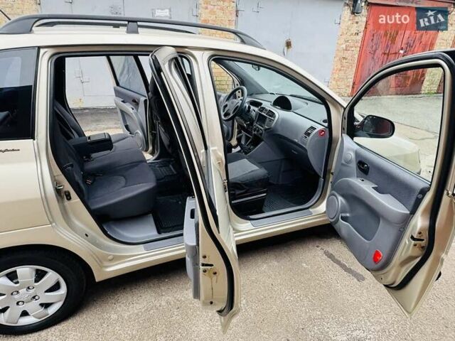 Бежевий Хендай Матрікс, об'ємом двигуна 1.6 л та пробігом 282 тис. км за 3900 $, фото 20 на Automoto.ua