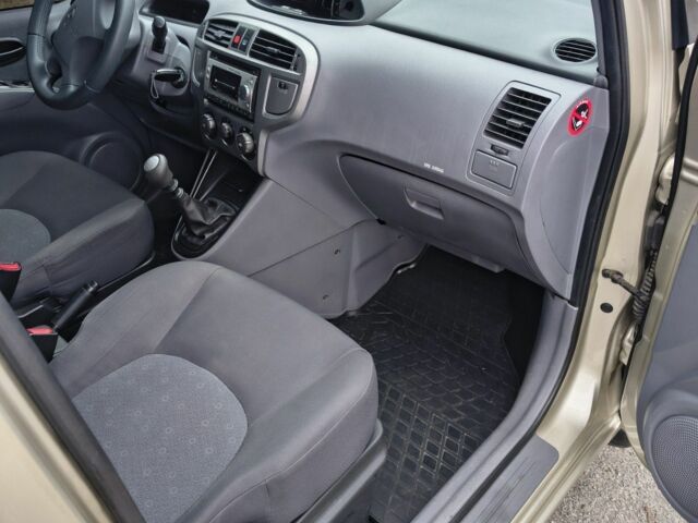 Бежевий Хендай Матрікс, об'ємом двигуна 1.5 л та пробігом 186 тис. км за 4700 $, фото 3 на Automoto.ua