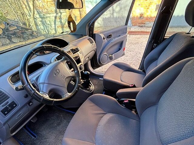 Черный Хендай Матрикс, объемом двигателя 1.8 л и пробегом 211 тыс. км за 3300 $, фото 11 на Automoto.ua