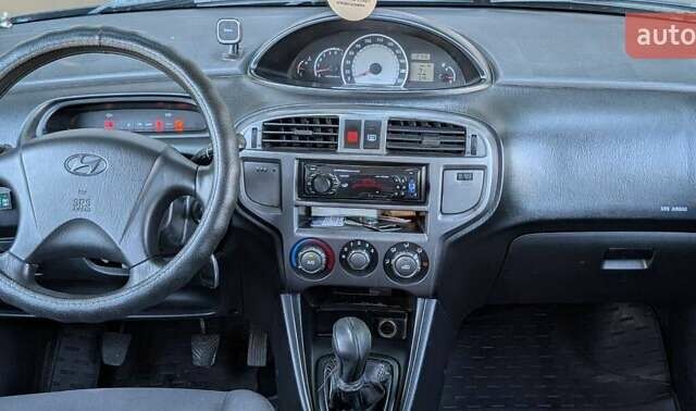 Чорний Хендай Матрікс, об'ємом двигуна 1.8 л та пробігом 334 тис. км за 3300 $, фото 6 на Automoto.ua