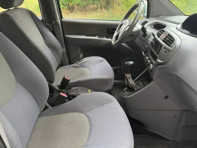 Черный Хендай Матрикс, объемом двигателя 1.6 л и пробегом 240 тыс. км за 2999 $, фото 12 на Automoto.ua