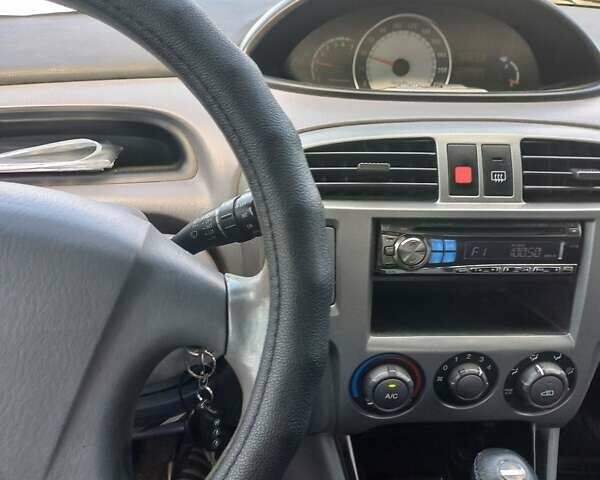 Черный Хендай Матрикс, объемом двигателя 1.6 л и пробегом 250 тыс. км за 3700 $, фото 6 на Automoto.ua