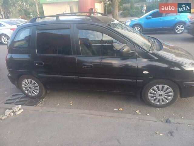 Черный Хендай Матрикс, объемом двигателя 1.6 л и пробегом 250 тыс. км за 3700 $, фото 1 на Automoto.ua