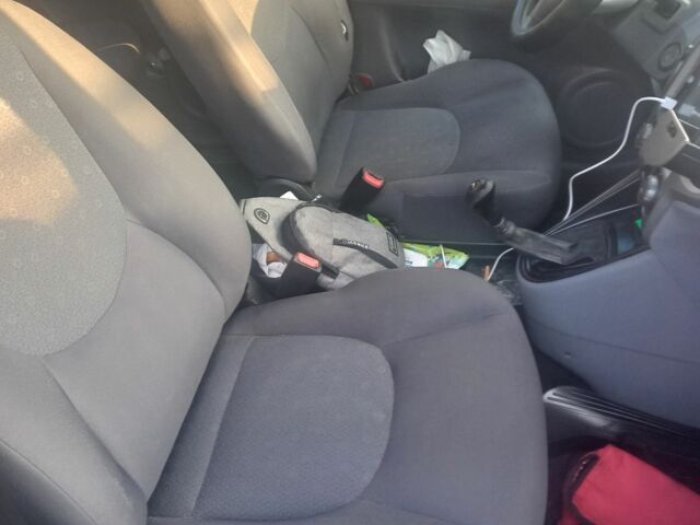 Черный Хендай Матрикс, объемом двигателя 1.6 л и пробегом 250 тыс. км за 3700 $, фото 6 на Automoto.ua