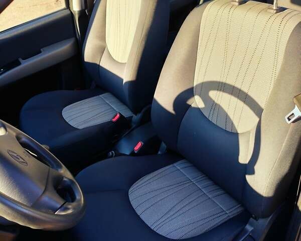 Черный Хендай Матрикс, объемом двигателя 1.6 л и пробегом 129 тыс. км за 5500 $, фото 11 на Automoto.ua