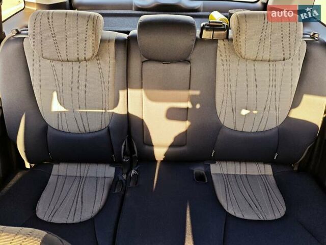 Черный Хендай Матрикс, объемом двигателя 1.6 л и пробегом 129 тыс. км за 5500 $, фото 7 на Automoto.ua