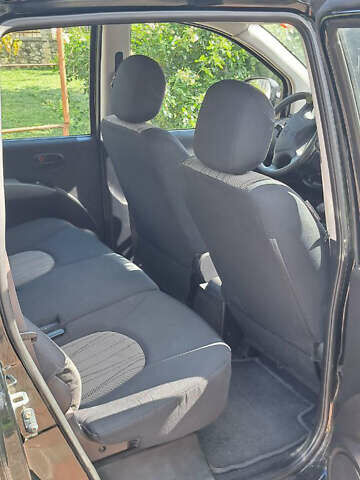 Черный Хендай Матрикс, объемом двигателя 1.6 л и пробегом 117 тыс. км за 3500 $, фото 8 на Automoto.ua