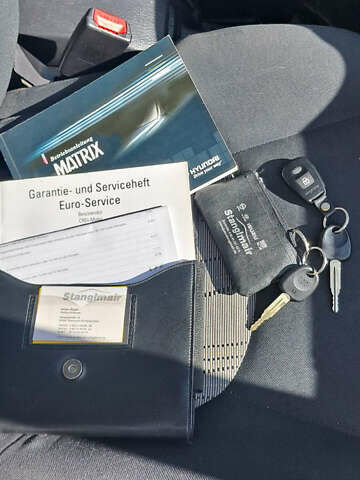 Черный Хендай Матрикс, объемом двигателя 1.6 л и пробегом 117 тыс. км за 3500 $, фото 2 на Automoto.ua