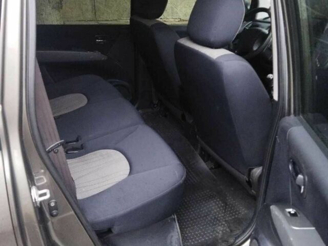 Коричневый Хендай Матрикс, объемом двигателя 0 л и пробегом 178 тыс. км за 5800 $, фото 3 на Automoto.ua