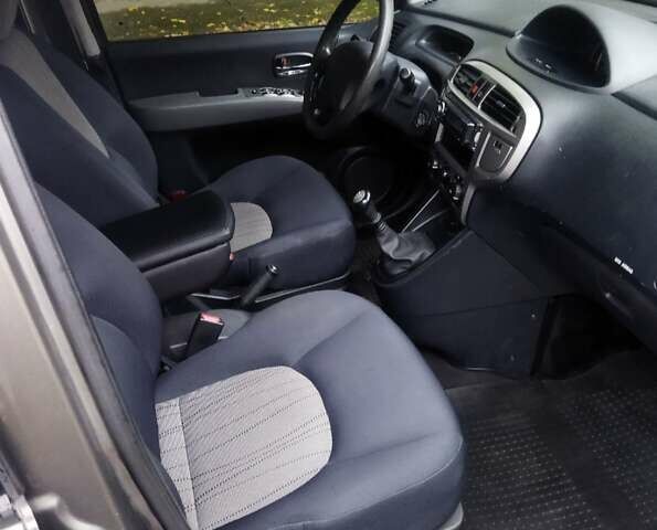 Коричневый Хендай Матрикс, объемом двигателя 1.5 л и пробегом 178 тыс. км за 5800 $, фото 2 на Automoto.ua