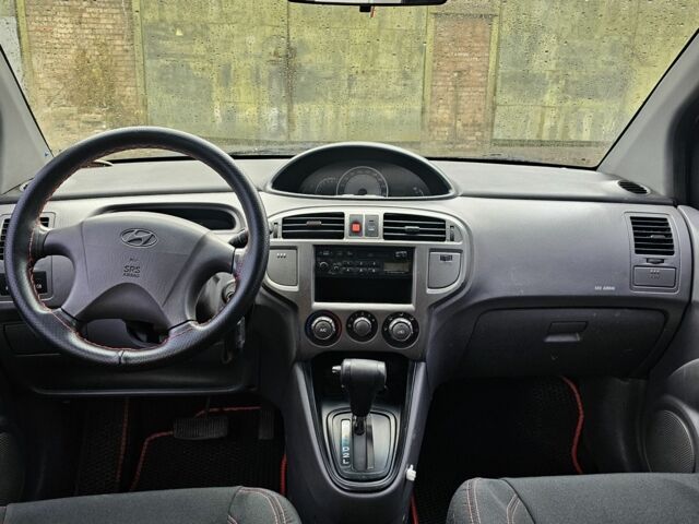 Красный Хендай Матрикс, объемом двигателя 1.8 л и пробегом 200 тыс. км за 2499 $, фото 13 на Automoto.ua