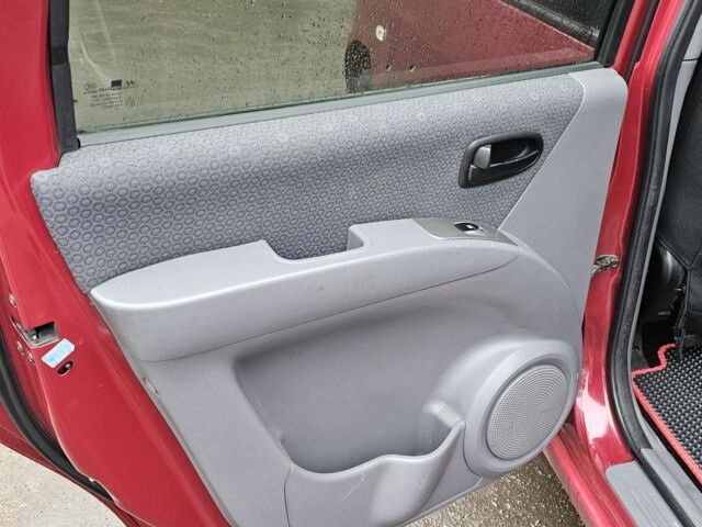 Красный Хендай Матрикс, объемом двигателя 1.8 л и пробегом 200 тыс. км за 2499 $, фото 11 на Automoto.ua