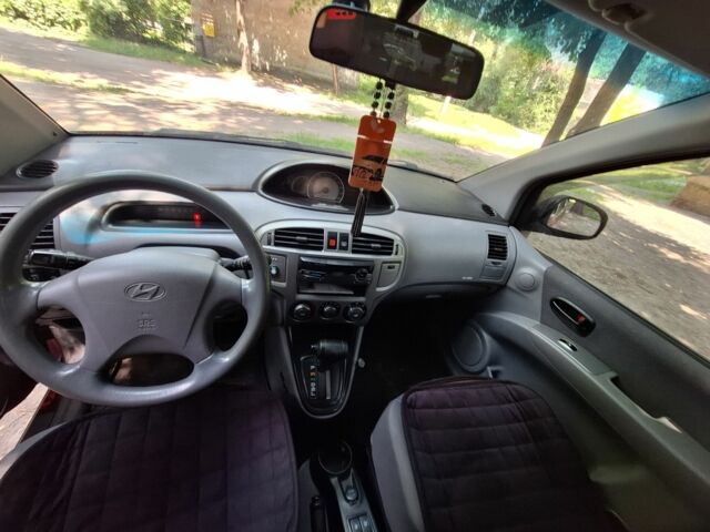 Червоний Хендай Матрікс, об'ємом двигуна 1.8 л та пробігом 158 тис. км за 5000 $, фото 4 на Automoto.ua