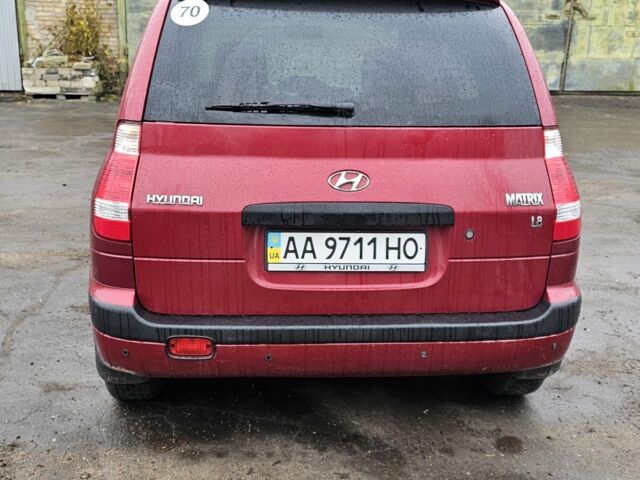 Красный Хендай Матрикс, объемом двигателя 1.8 л и пробегом 200 тыс. км за 2499 $, фото 3 на Automoto.ua