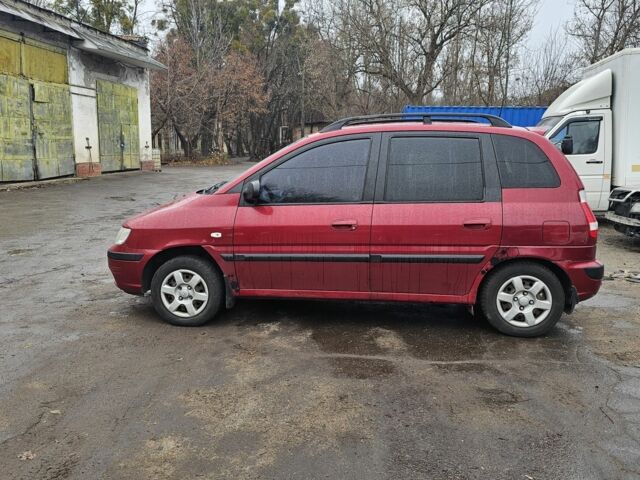 Красный Хендай Матрикс, объемом двигателя 1.8 л и пробегом 200 тыс. км за 2499 $, фото 5 на Automoto.ua