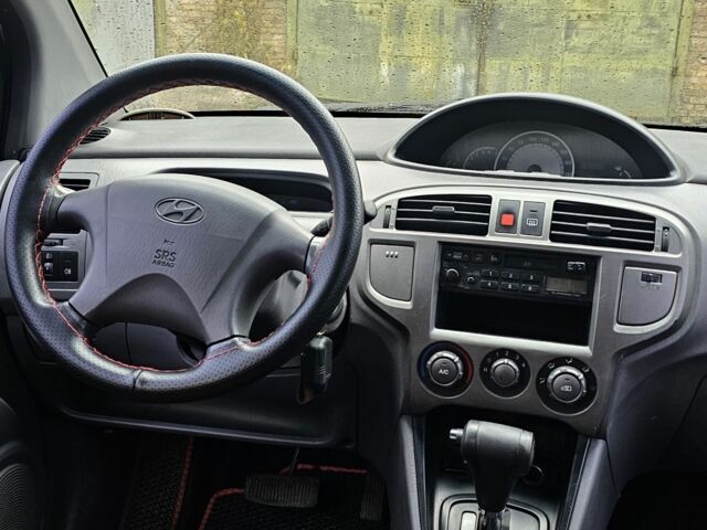 Красный Хендай Матрикс, объемом двигателя 1.8 л и пробегом 200 тыс. км за 2499 $, фото 14 на Automoto.ua