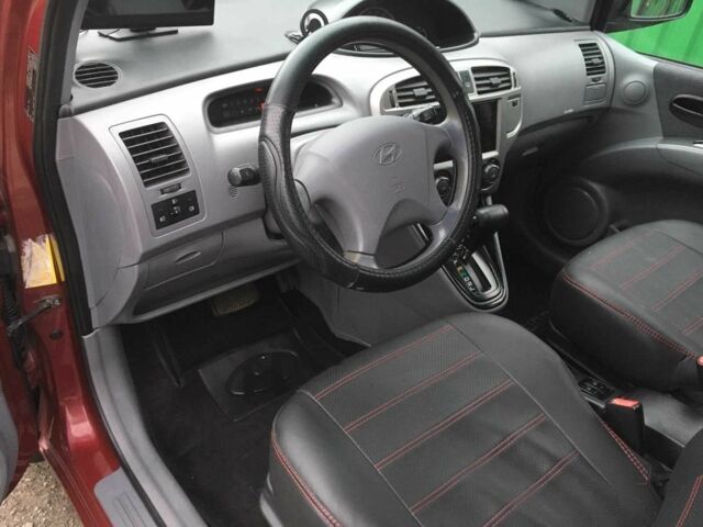Красный Хендай Матрикс, объемом двигателя 1.8 л и пробегом 174 тыс. км за 4900 $, фото 9 на Automoto.ua