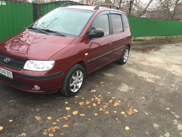 Красный Хендай Матрикс, объемом двигателя 1.8 л и пробегом 174 тыс. км за 4900 $, фото 2 на Automoto.ua