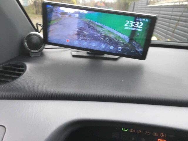 Красный Хендай Матрикс, объемом двигателя 1.8 л и пробегом 174 тыс. км за 4900 $, фото 10 на Automoto.ua