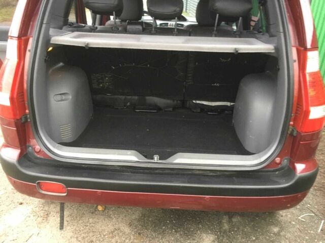 Красный Хендай Матрикс, объемом двигателя 1.8 л и пробегом 174 тыс. км за 4900 $, фото 11 на Automoto.ua