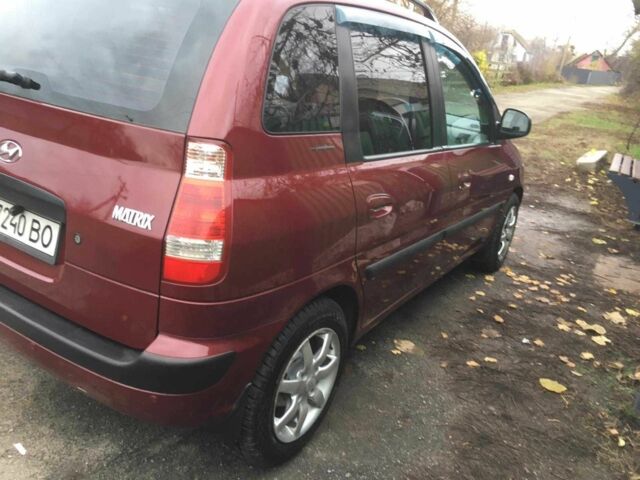 Красный Хендай Матрикс, объемом двигателя 1.8 л и пробегом 174 тыс. км за 4900 $, фото 3 на Automoto.ua