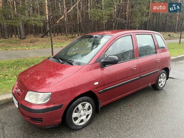 Красный Хендай Матрикс, объемом двигателя 1.6 л и пробегом 500 тыс. км за 4600 $, фото 3 на Automoto.ua