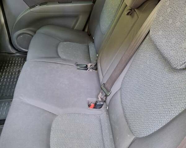 Червоний Хендай Матрікс, об'ємом двигуна 1.8 л та пробігом 158 тис. км за 5000 $, фото 5 на Automoto.ua