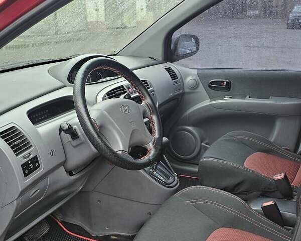 Красный Хендай Матрикс, объемом двигателя 1.8 л и пробегом 200 тыс. км за 2300 $, фото 18 на Automoto.ua