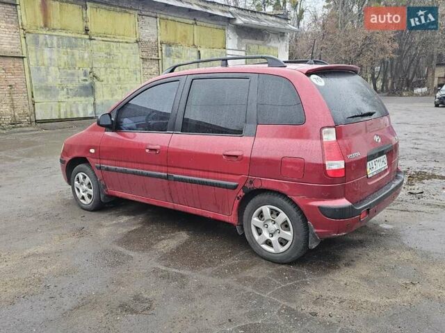 Червоний Хендай Матрікс, об'ємом двигуна 1.8 л та пробігом 200 тис. км за 2300 $, фото 5 на Automoto.ua