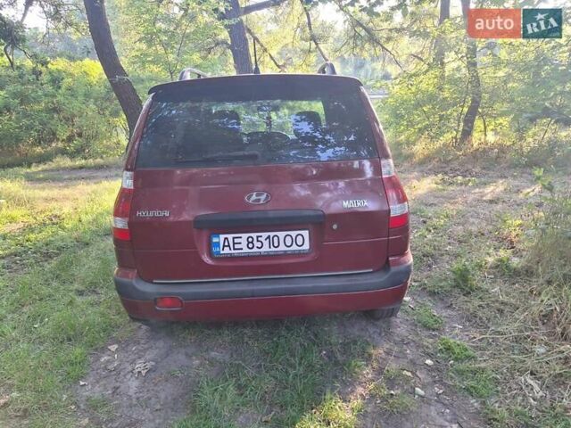 Красный Хендай Матрикс, объемом двигателя 1.8 л и пробегом 156 тыс. км за 4850 $, фото 4 на Automoto.ua