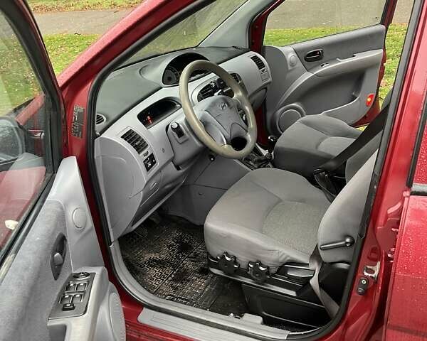 Красный Хендай Матрикс, объемом двигателя 1.6 л и пробегом 500 тыс. км за 4600 $, фото 15 на Automoto.ua