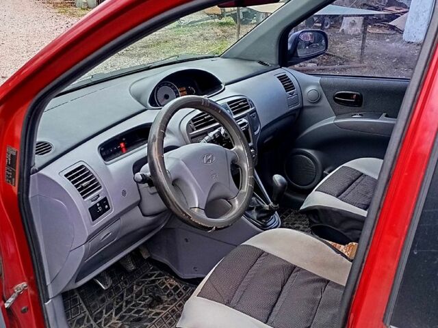 Красный Хендай Матрикс, объемом двигателя 1.6 л и пробегом 270 тыс. км за 3600 $, фото 3 на Automoto.ua