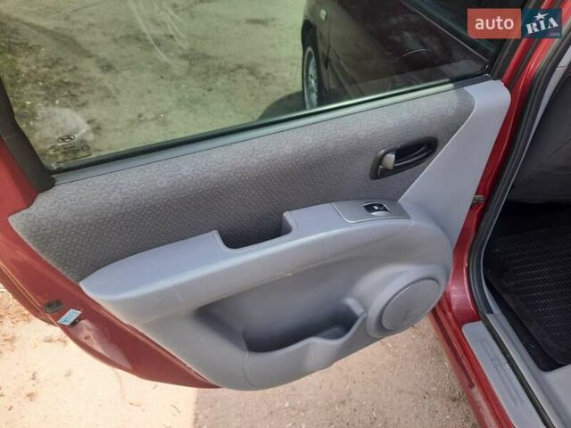 Червоний Хендай Матрікс, об'ємом двигуна 1.6 л та пробігом 258 тис. км за 4500 $, фото 12 на Automoto.ua